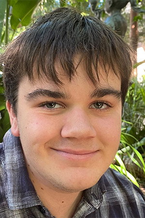 Photo of Andrew Draper from the Latest Netflix gallery