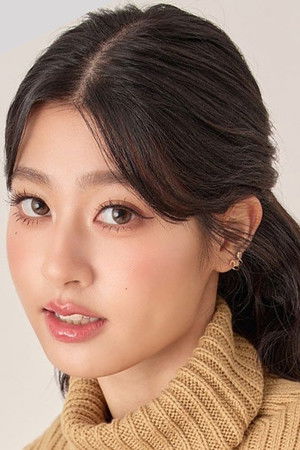 Pathitta Pornchumroenrut photo