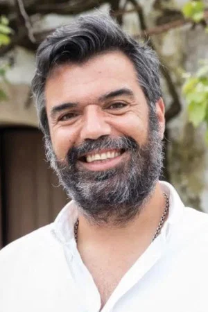Photo of Roberto Pereira from the Latest Netflix gallery