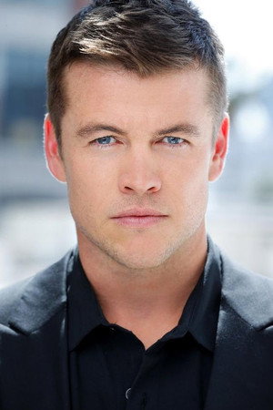 Luke Hemsworth photo