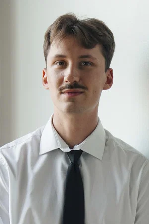 Photo of Aaron McLaughlin from the Latest Netflix gallery