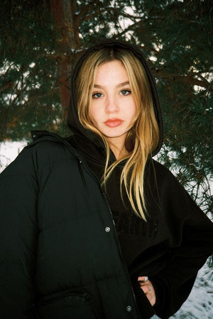 Flora Thiemann photo