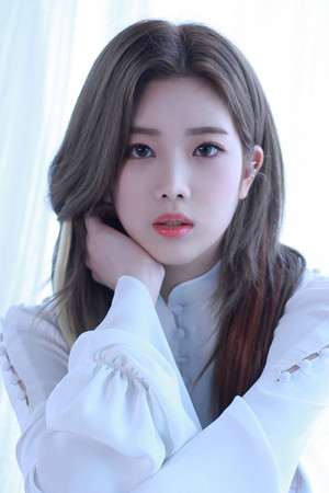 Kim Lip photo