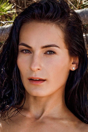 Photo of Lexi Dona from the Latest Netflix gallery