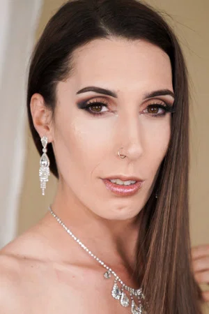 Photo of Melanie Brooks from the Latest Netflix gallery