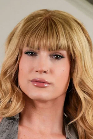 Photo of Kalli Grace from the Latest Netflix gallery