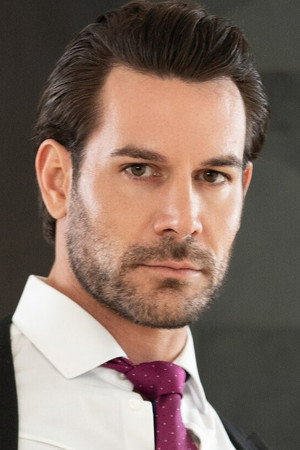 Photo of Papi Kocic from the Latest Netflix gallery