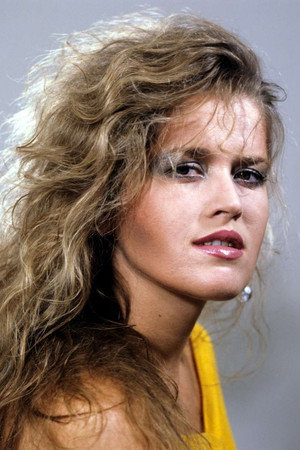 Photo of Anna Wojton from the Latest Netflix gallery