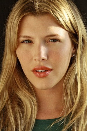 Photo of Sharon Hinnendael from the Latest Netflix gallery