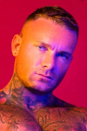 Photo of Billy Essex from the Latest Netflix gallery