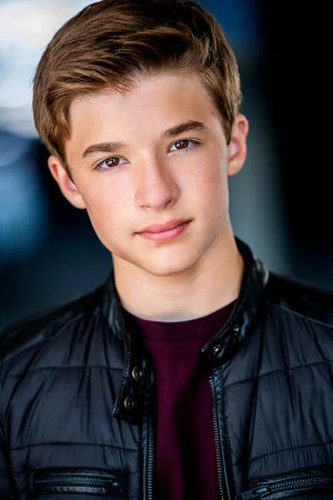 Photo of Avery Esteves from the Latest Netflix gallery