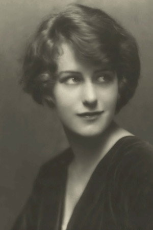Photo of Grace Moore from the Latest Netflix gallery