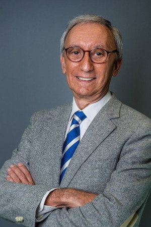 Photo of Júlio Isidro from the Latest Netflix gallery