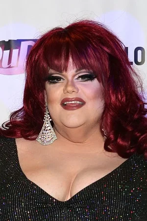 Photo of Darienne Lake from the Latest Netflix gallery