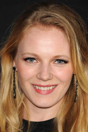 Emma Bell photo