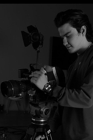 Photo of Andrés Gutiérrez from the Latest Netflix gallery