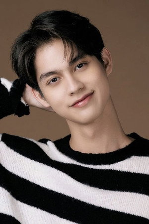 Vachirawit Chivaaree photo