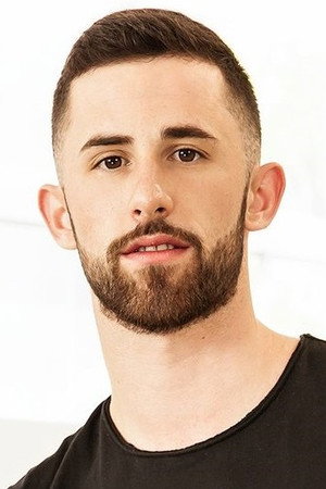 Photo of Sunny Colucci from the Latest Netflix gallery