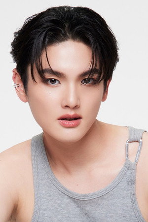 Tanawat Hudchaleelaha photo