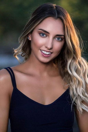 Photo of Savannah Mares from the Latest Netflix gallery