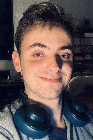 Photo of Alejandro Lorente from the Latest Netflix gallery