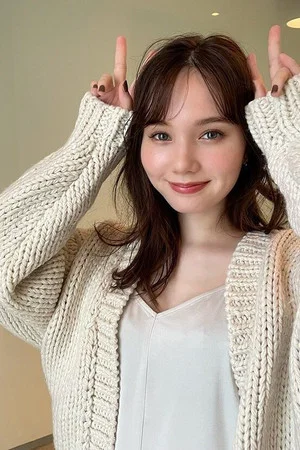 Photo of Aya Marsh from the Latest Netflix gallery