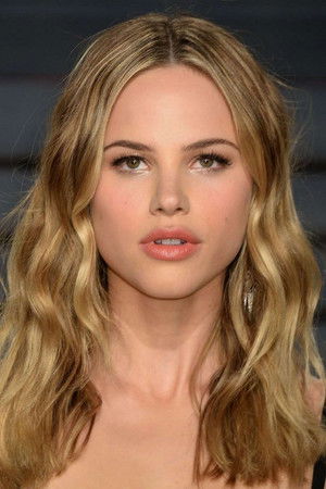 Halston Sage photo