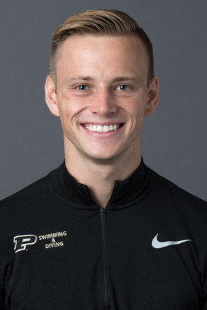 Photo of Steele Johnson from the Latest Netflix gallery