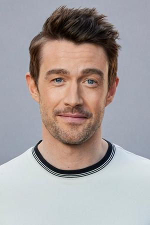 Robert Buckley photo