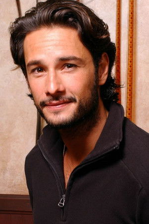 Rodrigo Santoro photo