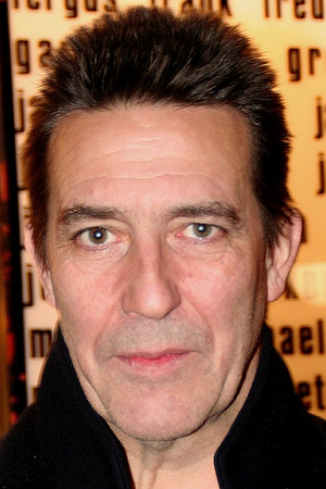 Ciarán Hinds photo