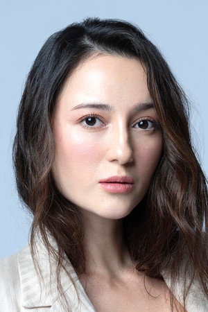 Julie Estelle photo
