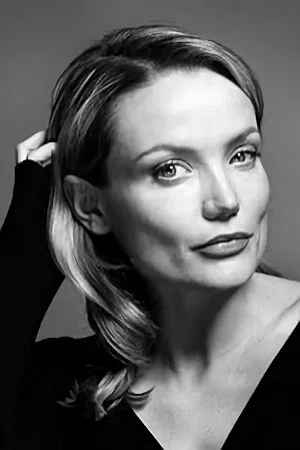 Photo of Anna Samson from the Latest Netflix gallery