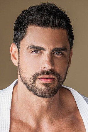 Photo of Kyle Fox from the Latest Netflix gallery