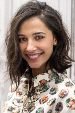 Naomi Scott photo