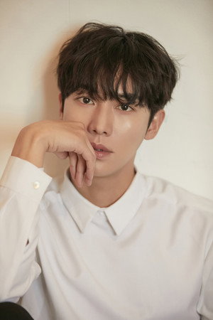 Photo of Kwon Hwa-woon from the Latest Netflix gallery