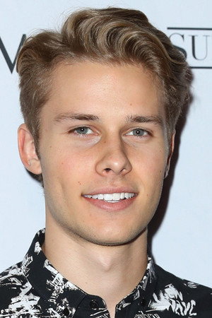 Photo of Logan Shroyer from the Latest Netflix gallery