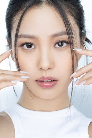 Photo of Go Min-si from the Latest Netflix gallery