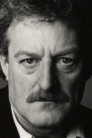 Bernard Hill photo