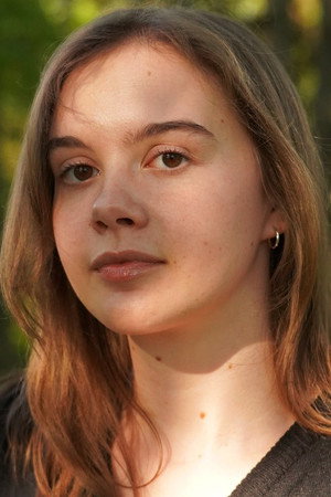 Photo of Sydney Brumfield from the Latest Netflix gallery