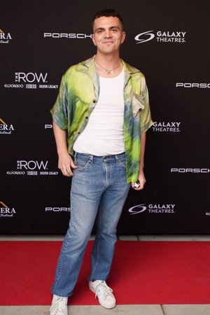 Photo of Thom Hilton from the Latest Netflix gallery