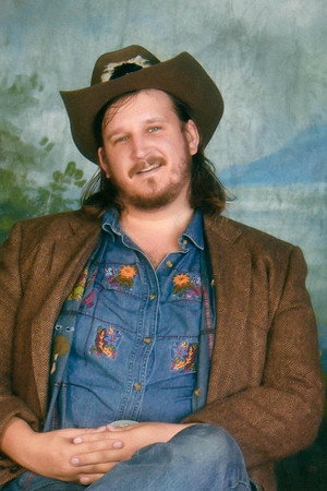 Photo of Willi Carlisle from the Latest Netflix gallery