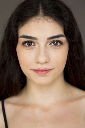 Hazar Ergüçlü photo