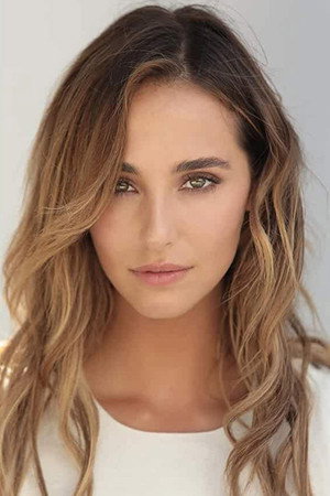 Lauren Swickard photo