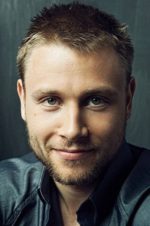 Max Riemelt photo