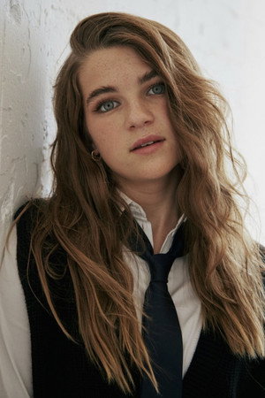 Photo of Raegan Revord from the Latest Netflix gallery