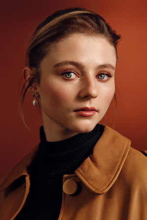 Thomasin McKenzie photo