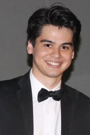 Photo of Hugo Montes de Oca from the Latest Netflix gallery