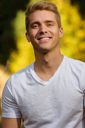 Photo of Andrew Neighbors from the Latest Netflix gallery