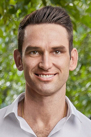 Photo of Carl Radke from the Latest Netflix gallery